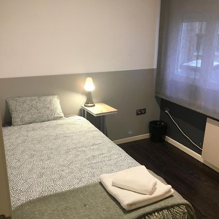 Apartamento Manuela Sancho Apartment Zaragoza Ngoại thất bức ảnh