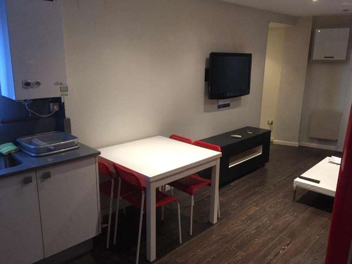 Apartamento Manuela Sancho Apartment Zaragoza Ngoại thất bức ảnh