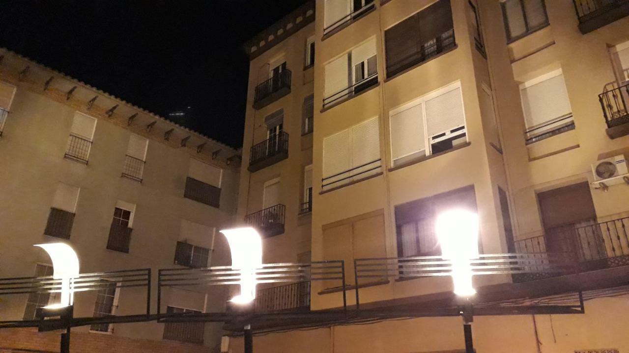 Apartamento Manuela Sancho Apartment Zaragoza Ngoại thất bức ảnh